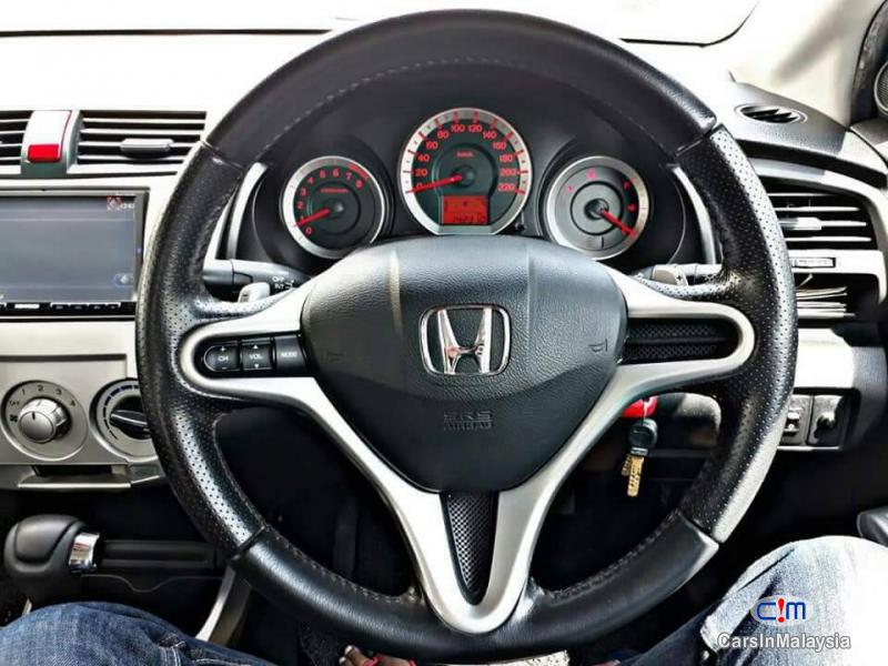 Honda City Automatic 2009 - image 5