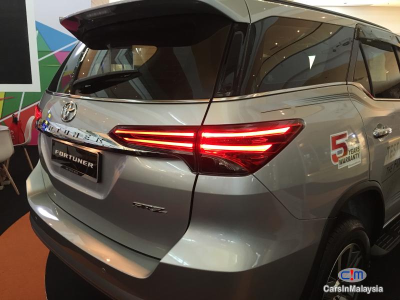 Toyota Fortuner 2.7 SRZ Automatic 2017 - image 12
