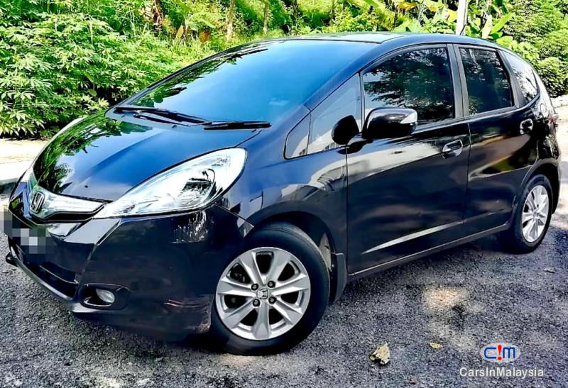 Honda Jazz Hybrid 1.4-LITER FUEL ECONOMY HYBRID HATCHBACK Automatic 2014