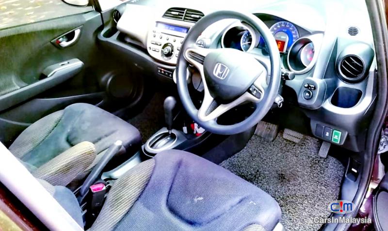 Honda Jazz Hybrid 1.4-LITER FUEL ECONOMY HYBRID HATCHBACK Automatic 2014 in Malaysia - image