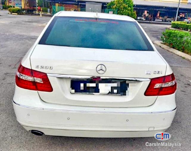 Mercedes Benz E200 CGI 1.8-LITER LUXURY SEDAN Automatic 2012
