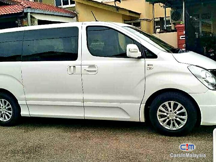 Hyundai Starex 2.5L Auto Premium Spec MPV Automatic 2012 in Malaysia