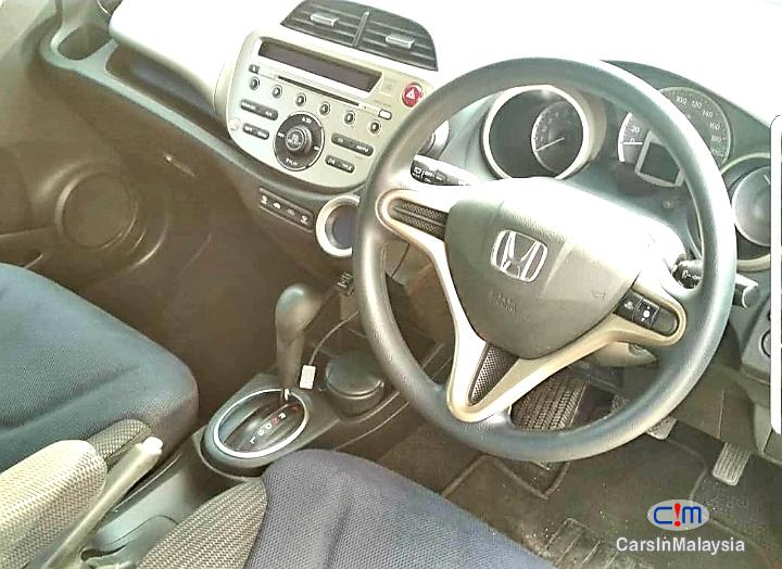 Honda Jazz Hybrid 1.4L Auto Hybrid Automatic 2014 in Selangor