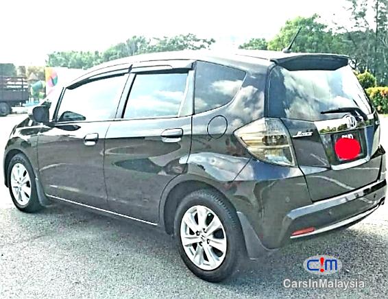 Honda Jazz Hybrid 1.4L Auto Hybrid Automatic 2014 in Selangor - image