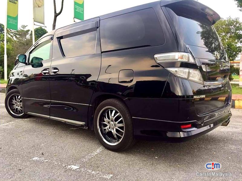 Toyota Vellfire 3.5-LITER LUXURY MPV FULL SPEC Automatic 2013 in Malaysia - image