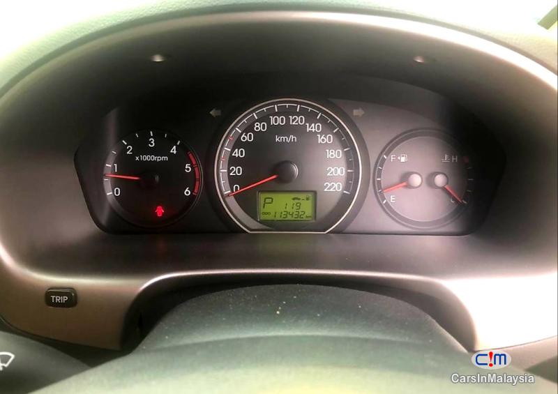Hyundai Grand Starex 2.5-LITER LUXURY BIG FAMILY MPV Automatic 2015 - image 10