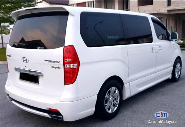 Hyundai Grand Starex 2.5-LITER LUXURY BIG FAMILY MPV Automatic 2015