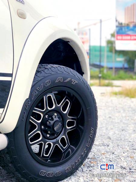 Mitsubishi Pajero Sport 2.5-LITER FAMILY 4X4 4WD DIESEL SUV Automatic 2013 - image 7