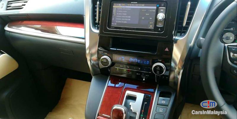 Toyota Alphard 2.5-LITER LUXURY FAMILY SUV Automatic 2016 - image 8