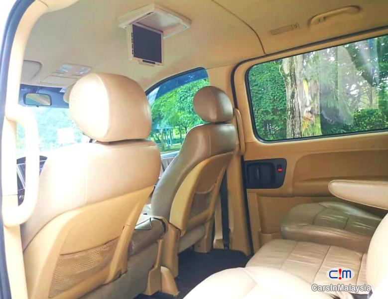 Hyundai Grand Starex 2.4-LITER 11 SEATER FAMILY MPV Automatic 2014 in Malaysia - image