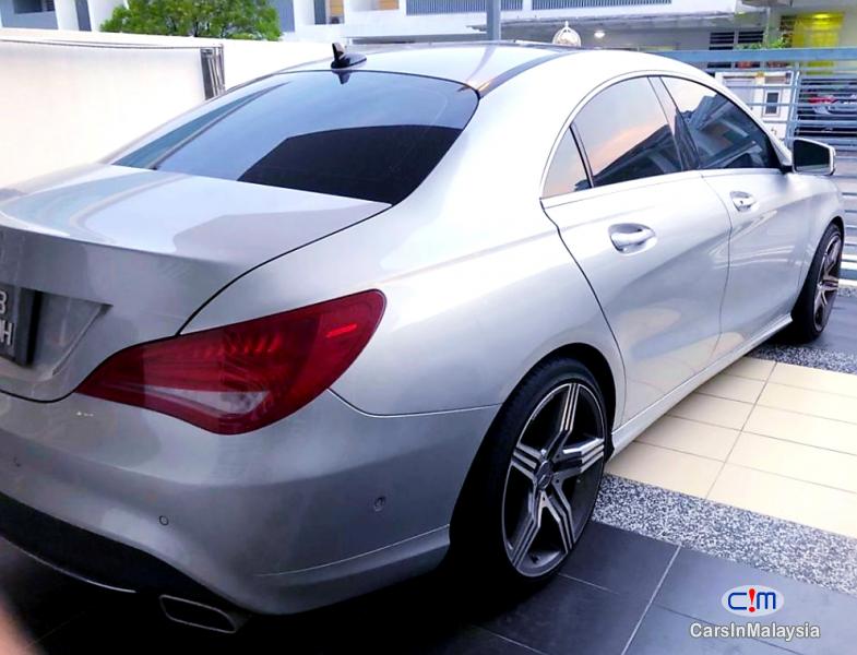 Mercedes Benz CLA180 1.8-LITER LUXURY TURBO SEDAN Automatic 2013