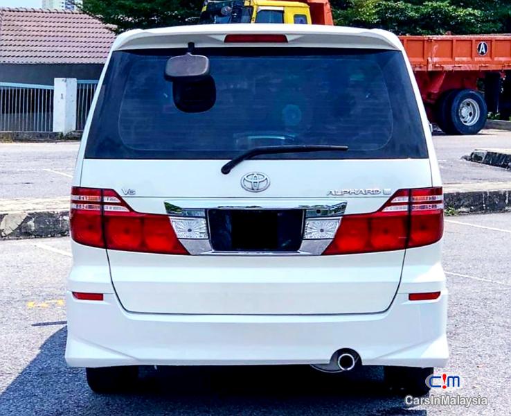 Toyota Alphard 3.0-LITER LUXURY FAMILY MPV Automatic 2006