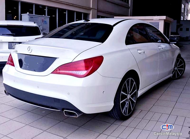 Mercedes Benz CLA200 2.0-LITER LUXURY SPORT SEDAN Automatic 2015 - image 2