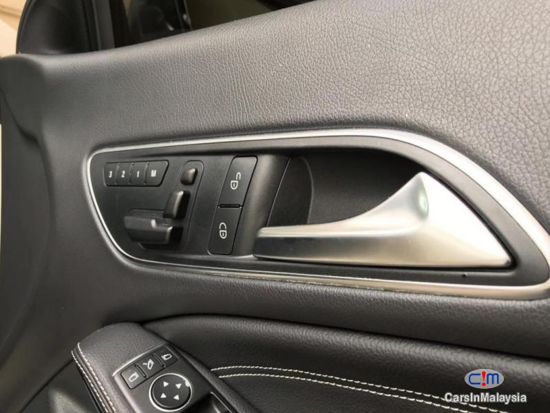 Mercedes Benz CLA200 2.0-LITER LUXURY SPORT SEDAN Automatic 2015 - image 9