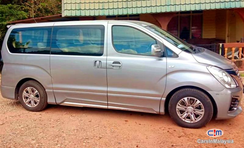 Picture of Hyundai Grand Starex 2.5-LITER 11 SEATER FAMILY MPV Automatic 2017