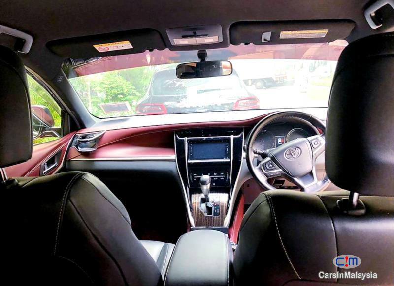 Toyota Harrier 2.0-LITER LUXURY SUV Automatic 2019 in Kuala Lumpur