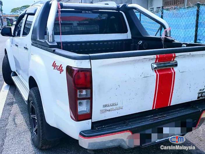 Isuzu D-Max 2.5-LITER DOUBLE CAB DIESEL TURBO Automatic 2016 in Kuala Lumpur
