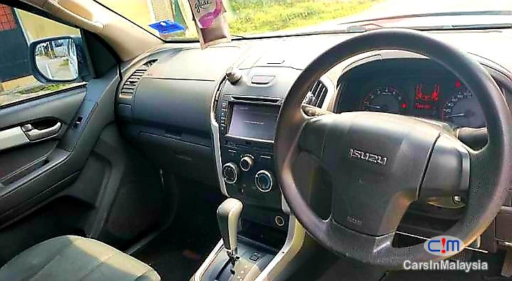 Isuzu D-Max 2.5-LITER DOUBLE CAB DIESEL TURBO Automatic 2016 in Kuala Lumpur - image