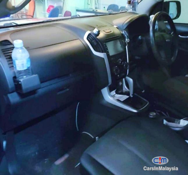 Isuzu D-Max 2.5-LITER DOUBLE CAB DIESEL TURBO Automatic 2016 in Malaysia - image