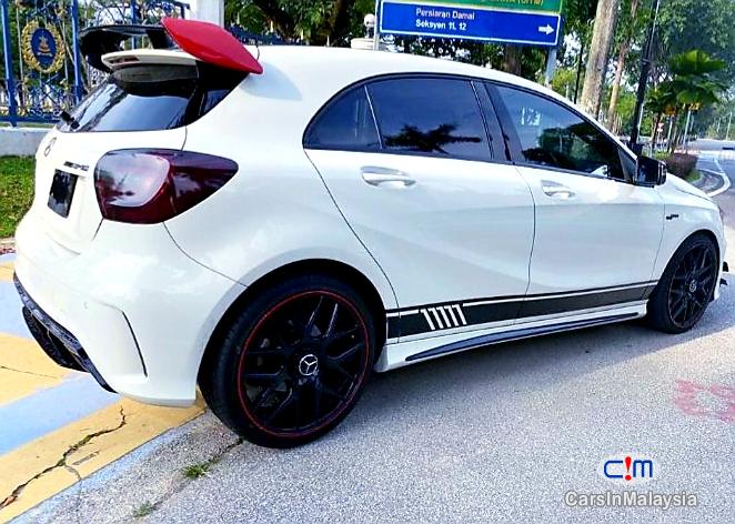 Mercedes Benz A180 1.6-LITER TURBO HATCHBACK Automatic 2019 - image 2