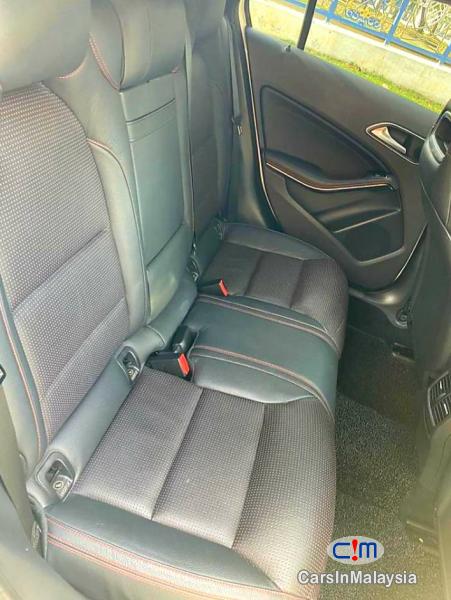 Mercedes Benz A180 1.6-LITER TURBO HATCHBACK Automatic 2019 - image 8