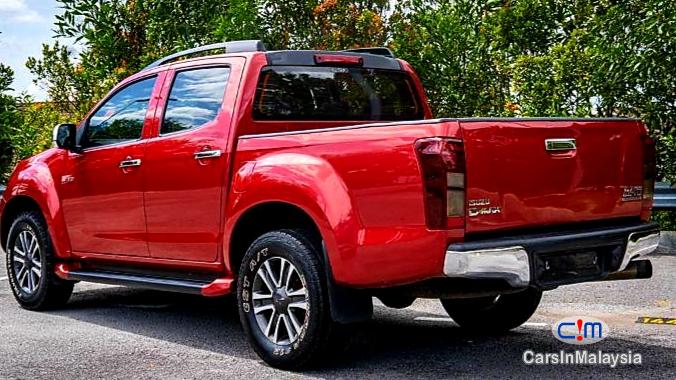 Isuzu D-Max 2.5-LITER DOUBLE CAB CHASSIS 4X4 DIESEL TURBO Automatic 2015 - image 11
