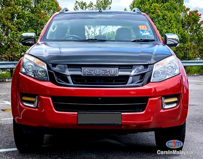 Isuzu D-Max 2.5-LITER DOUBLE CAB CHASSIS 4X4 DIESEL TURBO Automatic 2015 in Selangor
