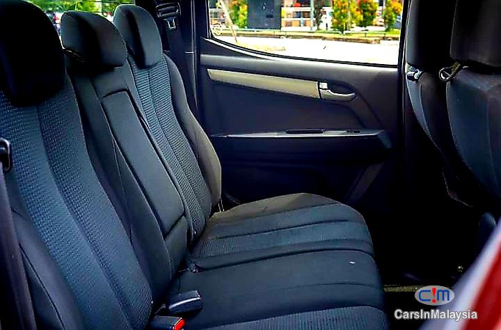 Isuzu D-Max 2.5-LITER DOUBLE CAB CHASSIS 4X4 DIESEL TURBO Automatic 2015 in Selangor - image