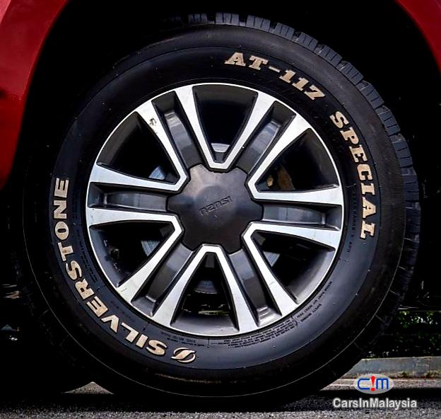 Isuzu D-Max 2.5-LITER DOUBLE CAB CHASSIS 4X4 DIESEL TURBO Automatic 2015 - image 9