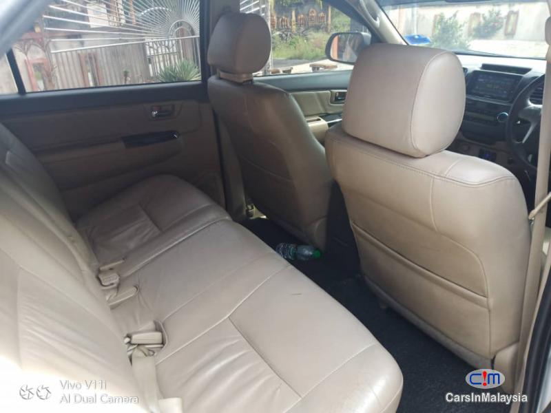 Toyota Fortuner 2.7-LITER 4WD SUV TURBO SPORTIVO TRD Automatic 2013 - image 5