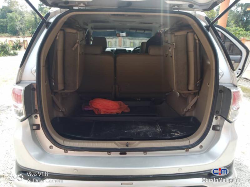 Toyota Fortuner 2.7-LITER 4WD SUV TURBO SPORTIVO TRD Automatic 2013 - image 7