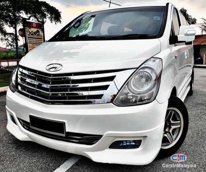 Hyundai Starex 2.5-LITER 11 SEATER MPV DIESEL TURBO Automatic 2013 - image 12