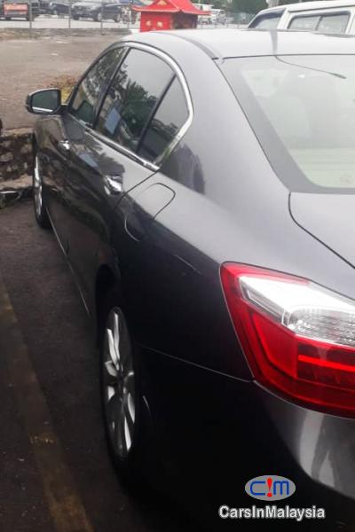 Honda Accord 2.0-LITER LUXURY SEDAN Automatic 2014 - image 2