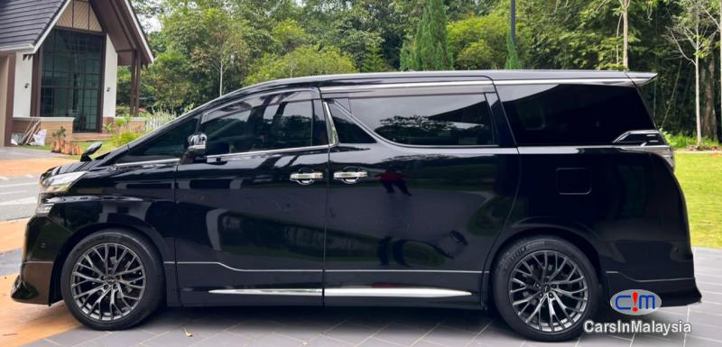 Toyota Vellfire 3.5-LITER LUXURY FAMILY MPV KERETA SAMBUNG BAYAR Automatic 2015 - image 10