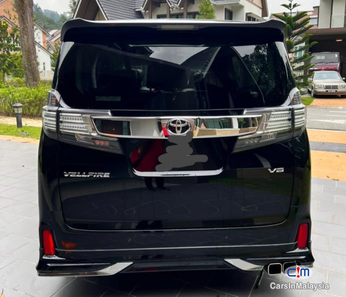 Toyota Vellfire 3.5-LITER LUXURY FAMILY MPV KERETA SAMBUNG BAYAR Automatic 2015 - image 2