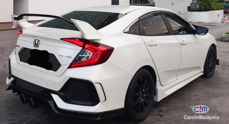 Honda Civic 1.8-LITER SPORTS SEDAN Automatic 2017 - image 3