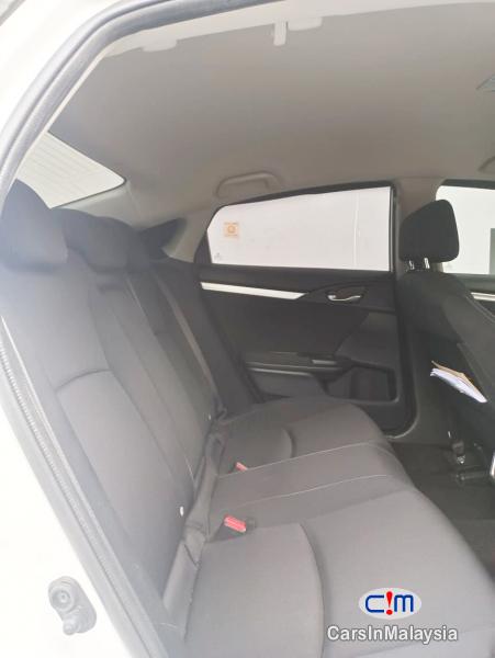 Honda Civic 1.8-LITER SPORTS SEDAN Automatic 2017 - image 7