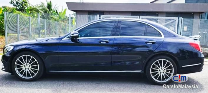 Mercedes Benz C200 2.0-LITER LUXURY SPORT SEDAN Automatic 2015 - image 13