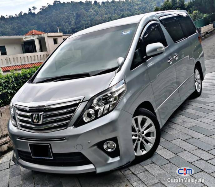 Toyota Alphard Automatic 2017 - image 2