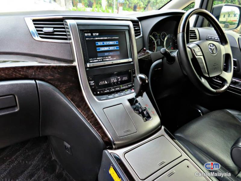 Toyota Alphard Automatic 2017 - image 7