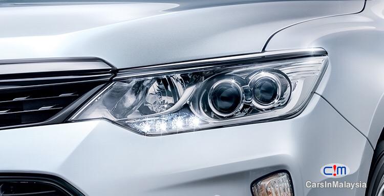 Toyota Camry 2.5 Hybrid Luxury Automatic 2017 - image 9