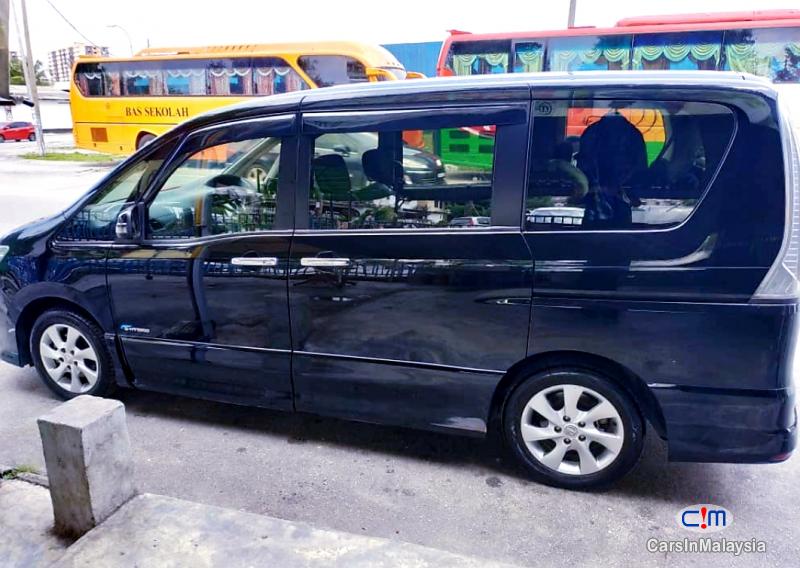 Nissan Serena 2.0-LITER HYBRID ECONOMY FAMILY 7 SEATER MPV Automatic 2013 in Kuala Lumpur
