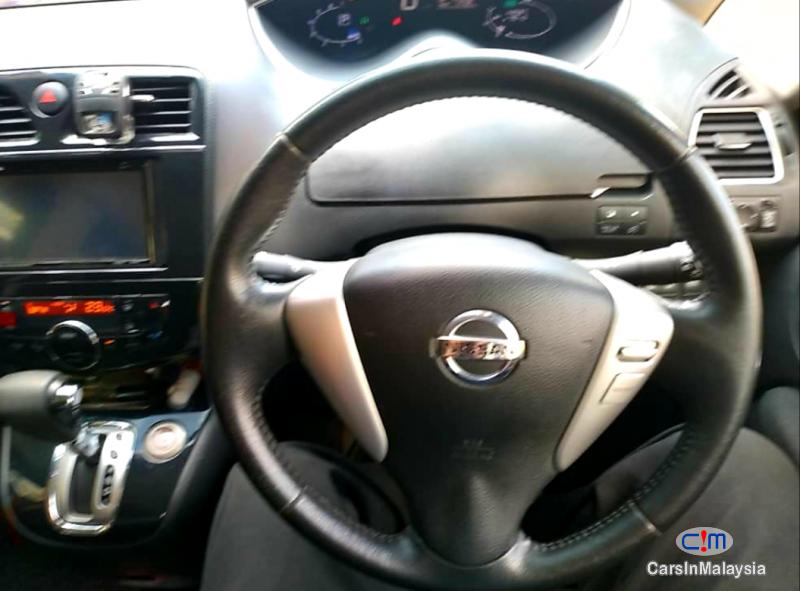Nissan Serena 2.0-LITER HYBRID ECONOMY FAMILY 7 SEATER MPV Automatic 2013 in Malaysia