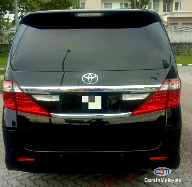 Toyota Alphard 2.4-LITER PILOT SEATS LUXURY FAMILY MPV Automatic 2017