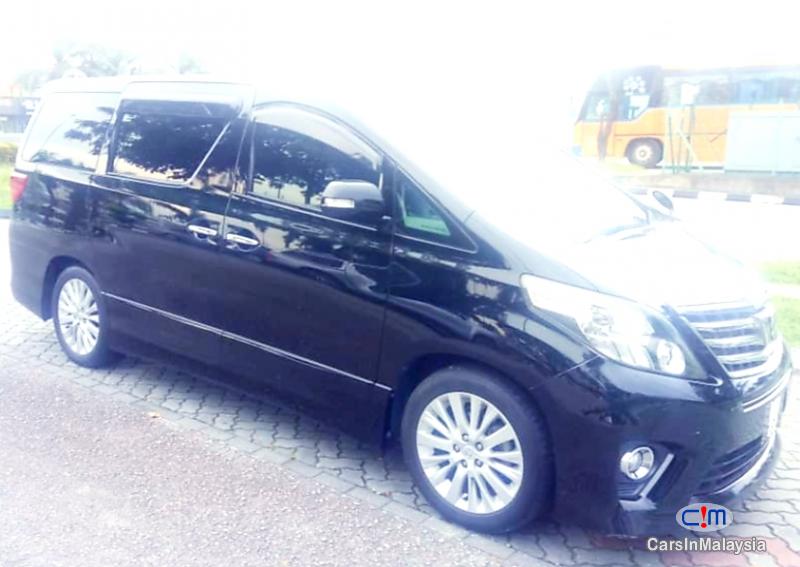 Toyota Alphard 2.4-LITER PILOT SEATS LUXURY FAMILY MPV Automatic 2017 in Malaysia