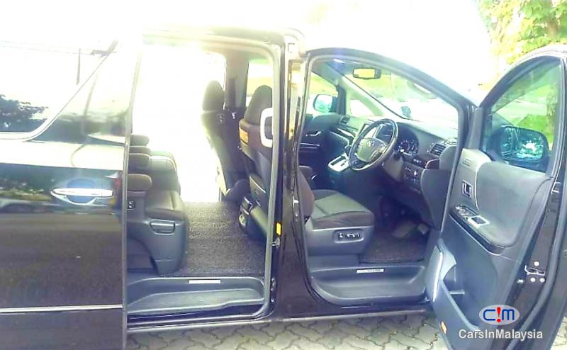 Toyota Alphard 2.4-LITER PILOT SEATS LUXURY FAMILY MPV Automatic 2017 in Selangor - image