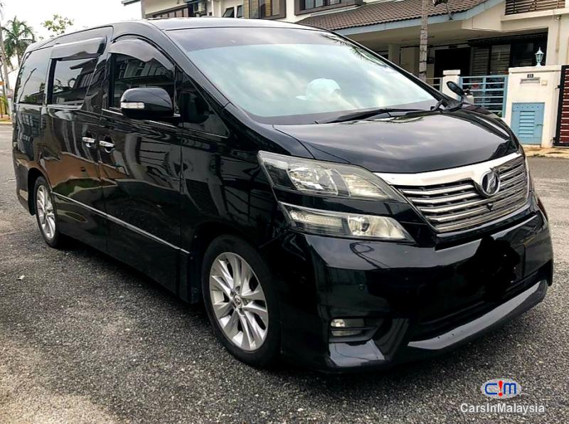 Toyota Vellfire 2.4-LITER LUXURY FAMILY MPV Automatic 2011 - image 2
