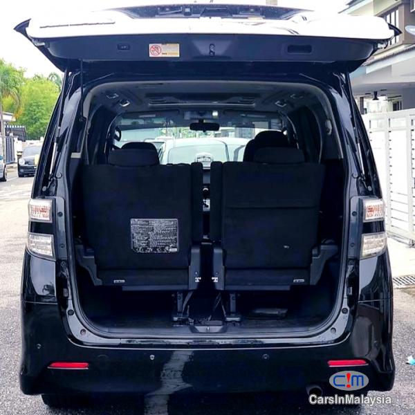 Toyota Vellfire 2.4-LITER LUXURY FAMILY MPV Automatic 2011 - image 3