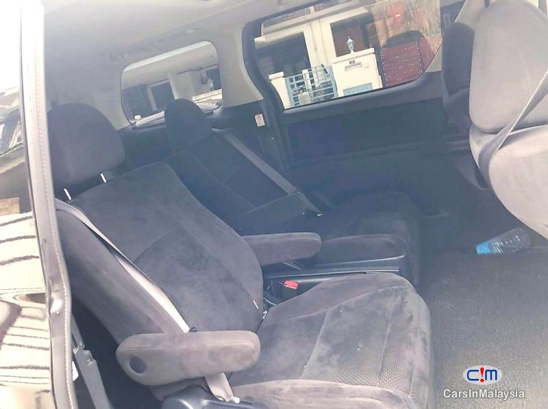 Toyota Vellfire 2.4-LITER LUXURY FAMILY MPV Automatic 2011 - image 6