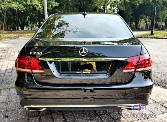 Mercedes Benz E250 CGI 2.0-LITER LUXURY SEDAN Automatic 2016 - image 2